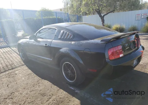 2006 Ford Mustang z USA, uszkodzony, nr VIN 1ZVFT80N965249143